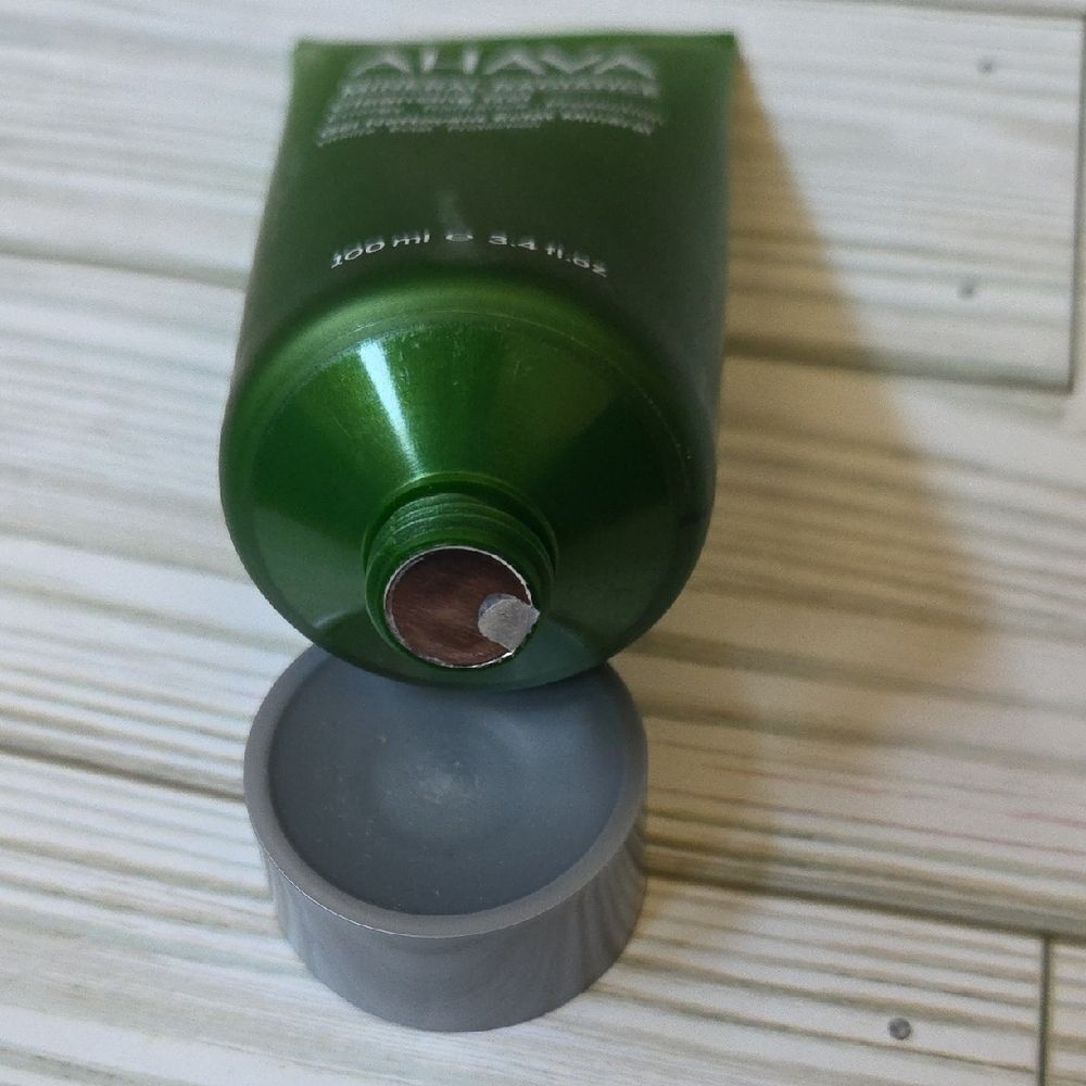 AHAVA Mineral Radiance Gel in Green with Silver Cap - Picture 5 of 5